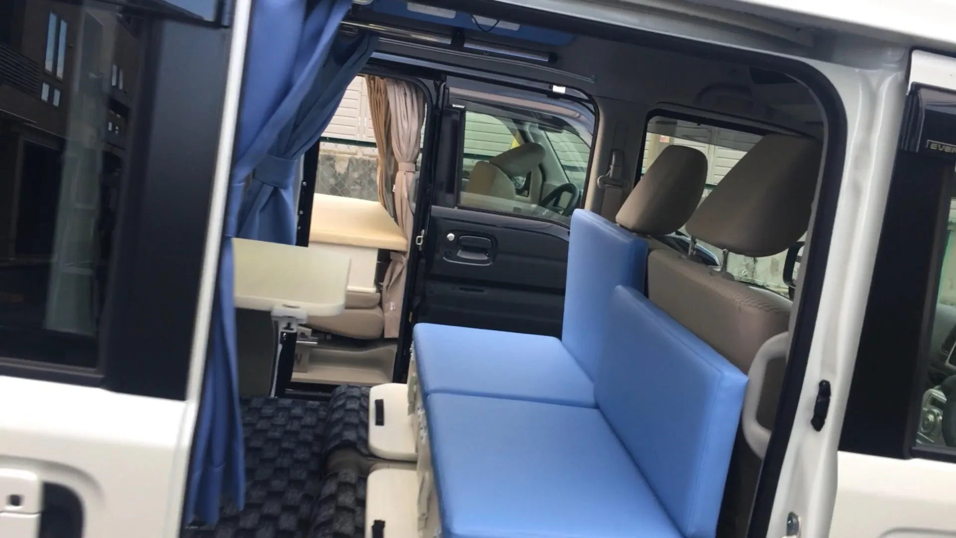 4人ソファー展開④