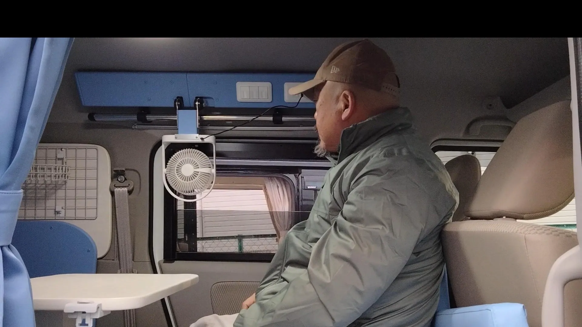 換気扇とロール網戸②